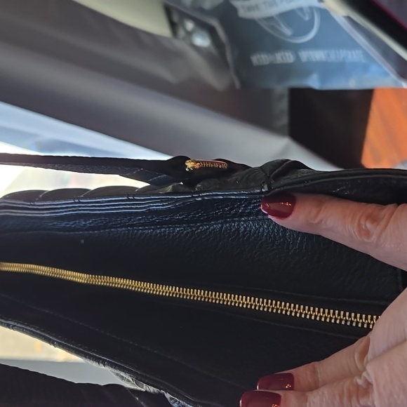 Elegant Black Quilted Tote Bag - Picture 4 of 7